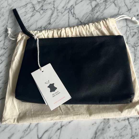 Apple Leather Clutch | Organizer | Black - Picture 3 of 8